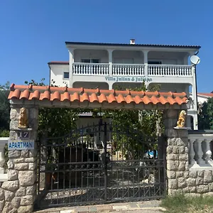 https://villa-julian-juliana.primorje-gorskikotar.com