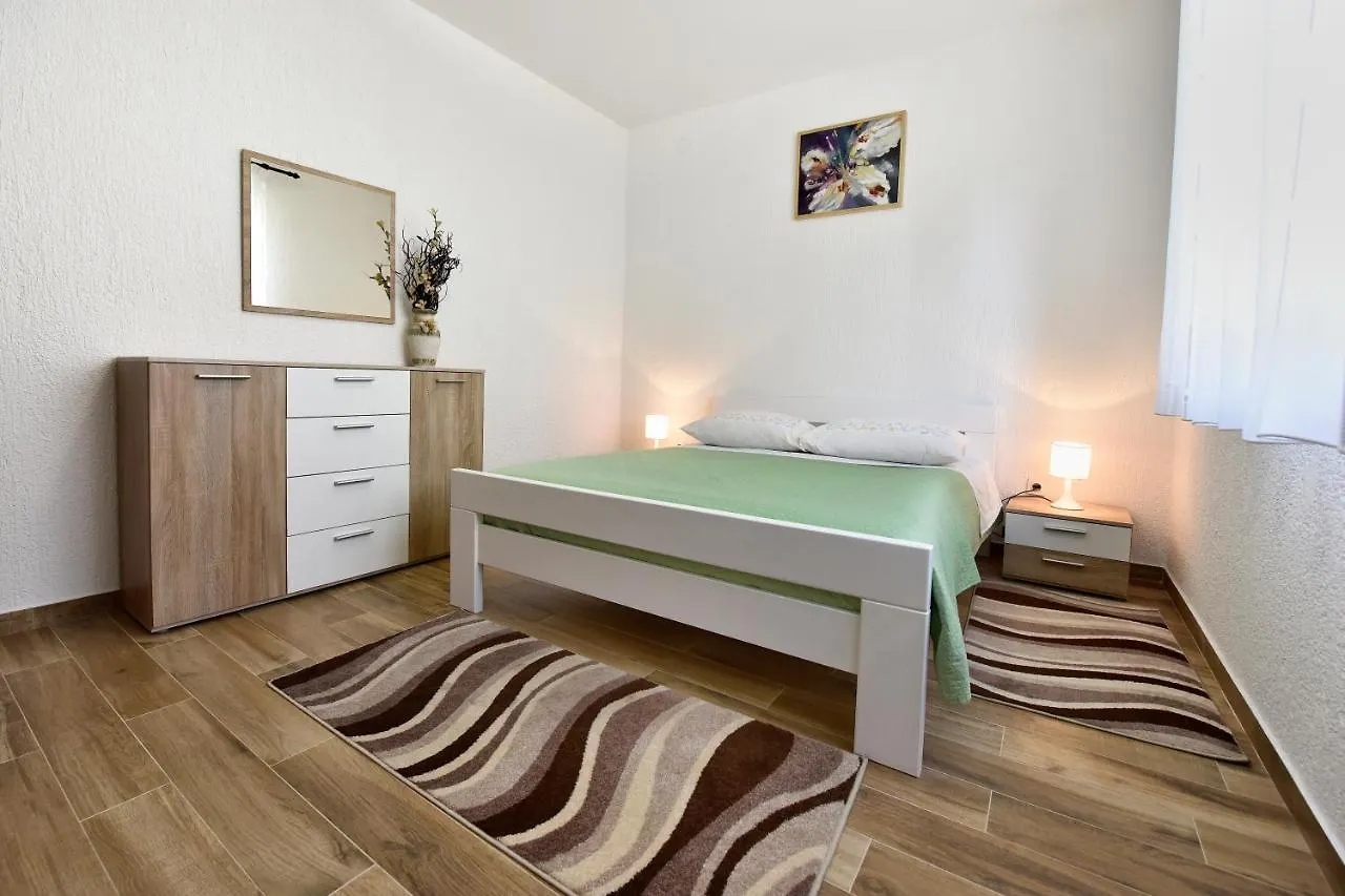 Apartmani Irena Arvaj Porec 0*,