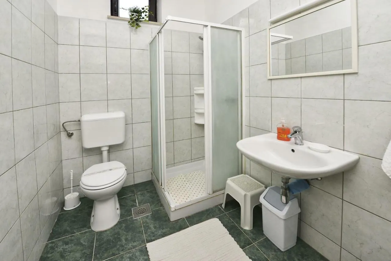 Apartmani Irena Arvaj Porec Croatia